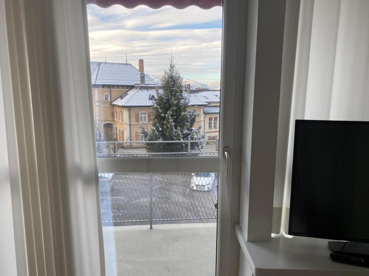Zimmer & Appartements Am Schlossplatz 霍恩埃姆斯 外观 照片