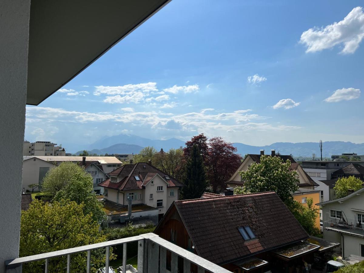 Zimmer & Appartements Am Schlossplatz 霍恩埃姆斯 外观 照片