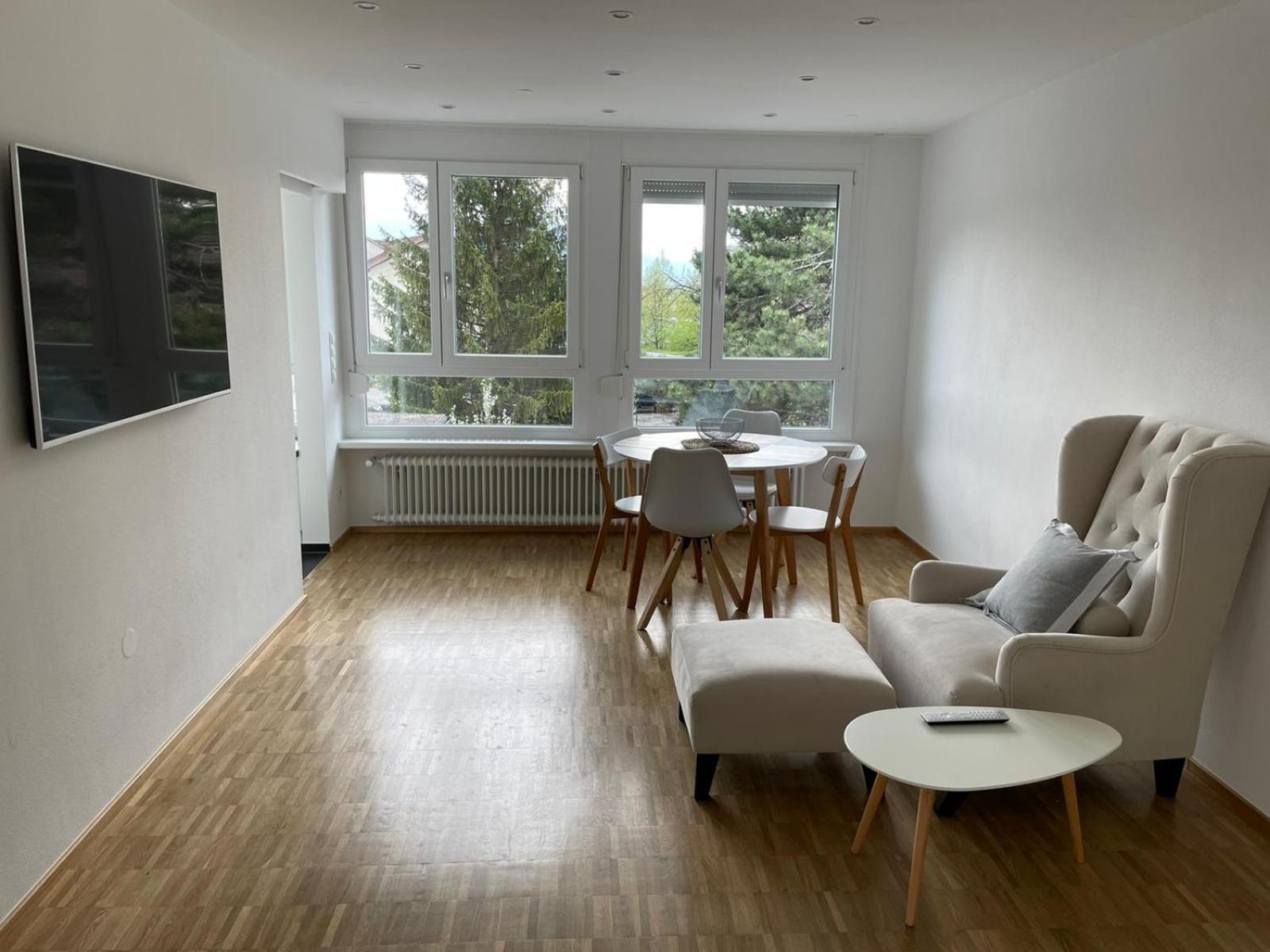 Zimmer & Appartements Am Schlossplatz 霍恩埃姆斯 客房 照片