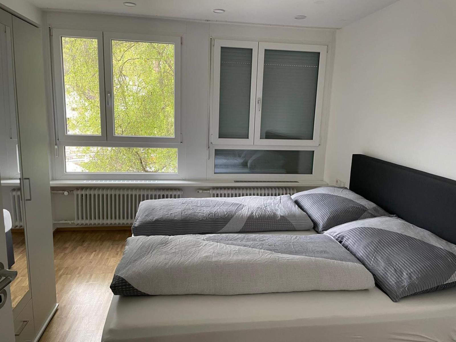 Zimmer & Appartements Am Schlossplatz 霍恩埃姆斯 客房 照片